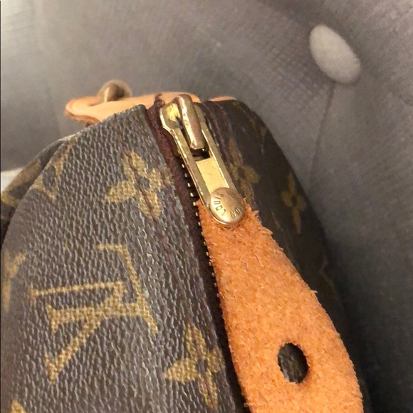 Authentic Louis Vuitton Carry All. 14x15. - Picture 3 of 8